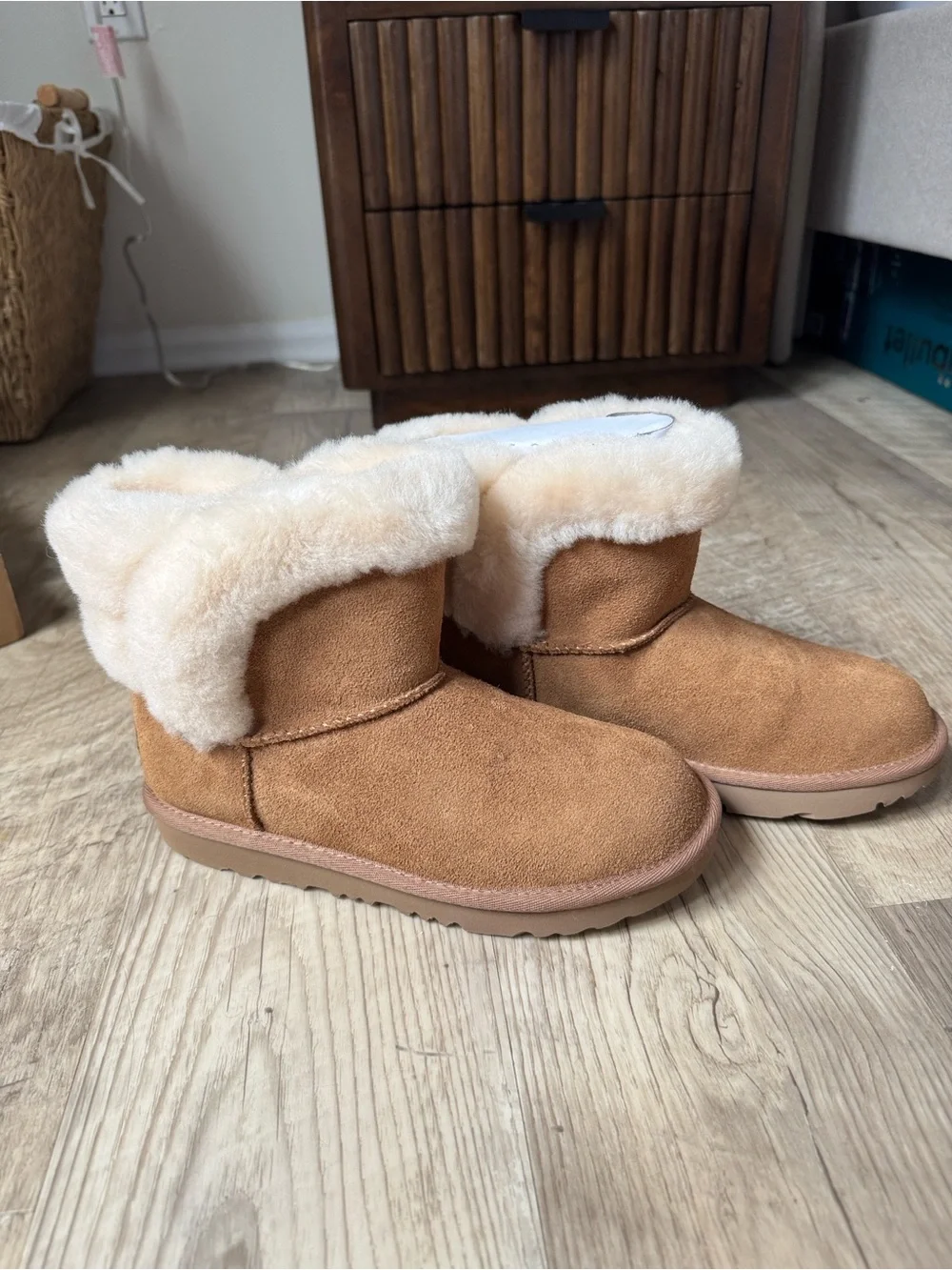 UGG Saniya Chestnut Shearling-Lined Women's Ankle Boot